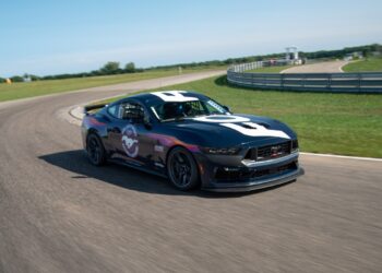 Ford Mustang Dark Horse R