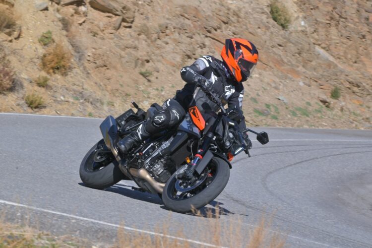 2024 KTM Duke 990