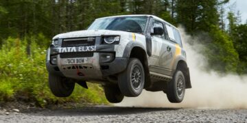 Bowler builds rally versions of the Defender