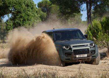 2025 Land Rover Defender OCTA