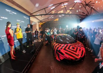McLaren Artura 'art car'