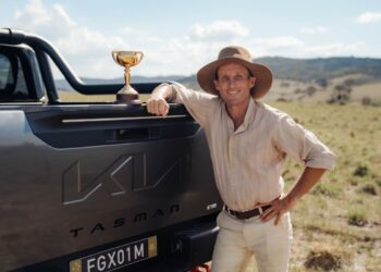 Melbourne Cup winner Damien Oliver stars in the latest Kia Tasman ad