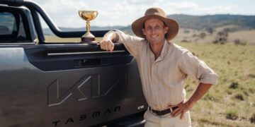 Melbourne Cup winner Damien Oliver stars in the latest Kia Tasman ad