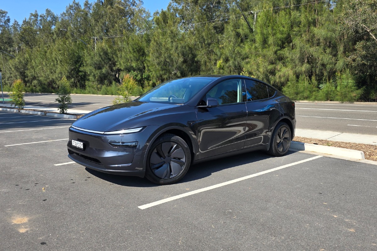 2025 Tesla Model Y Long Range AWD