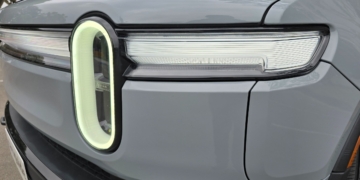 2025 Rivian R1S
