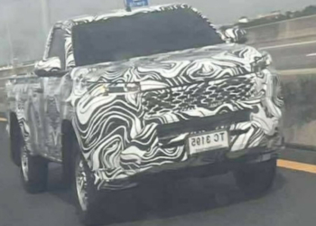 2026 Toyota HiLux spy images
