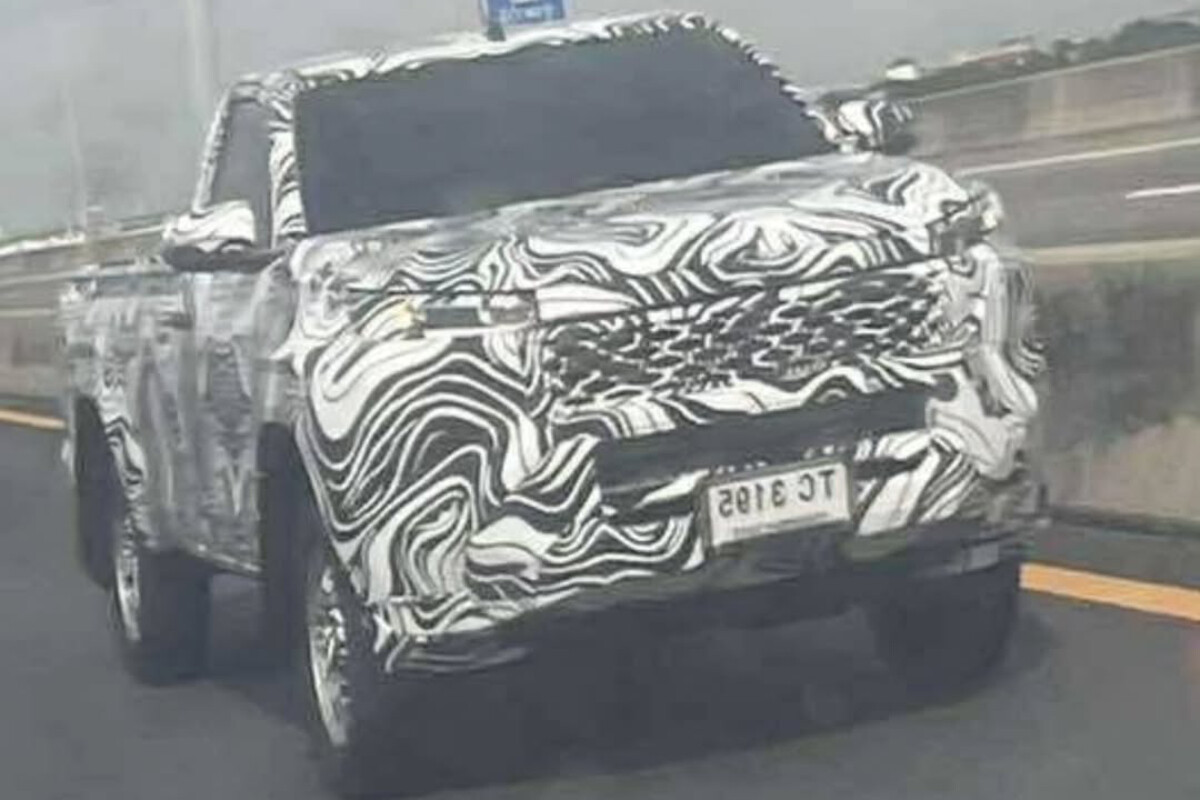 2026 Toyota HiLux spy images
