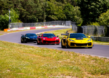 Chevrolet Corvette ZR1X (yellow), ZR1 (red), Z06 (black)