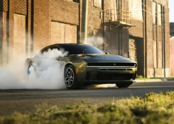 Dodge Charger Sixpack