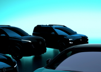 Potential Nissan Xterra (right) next to a new Nissan Rogue (American X-Trail)