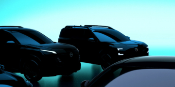 Potential Nissan Xterra (right) next to a new Nissan Rogue (American X-Trail)