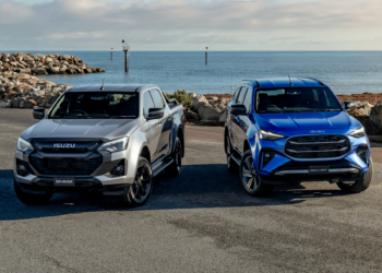 2026 Isuzu MU-X (right) and D-Max (left)