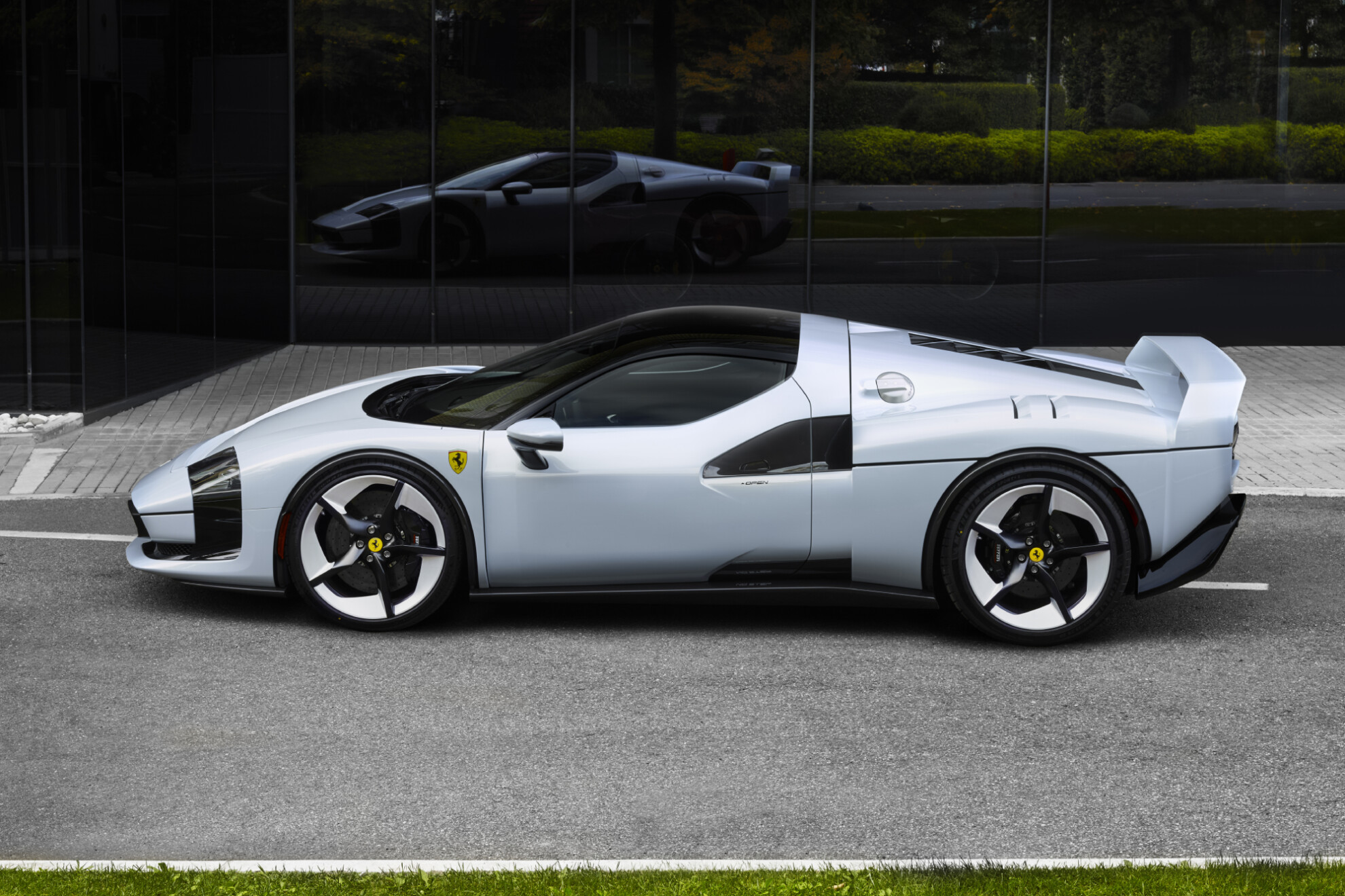Ferrari SC40