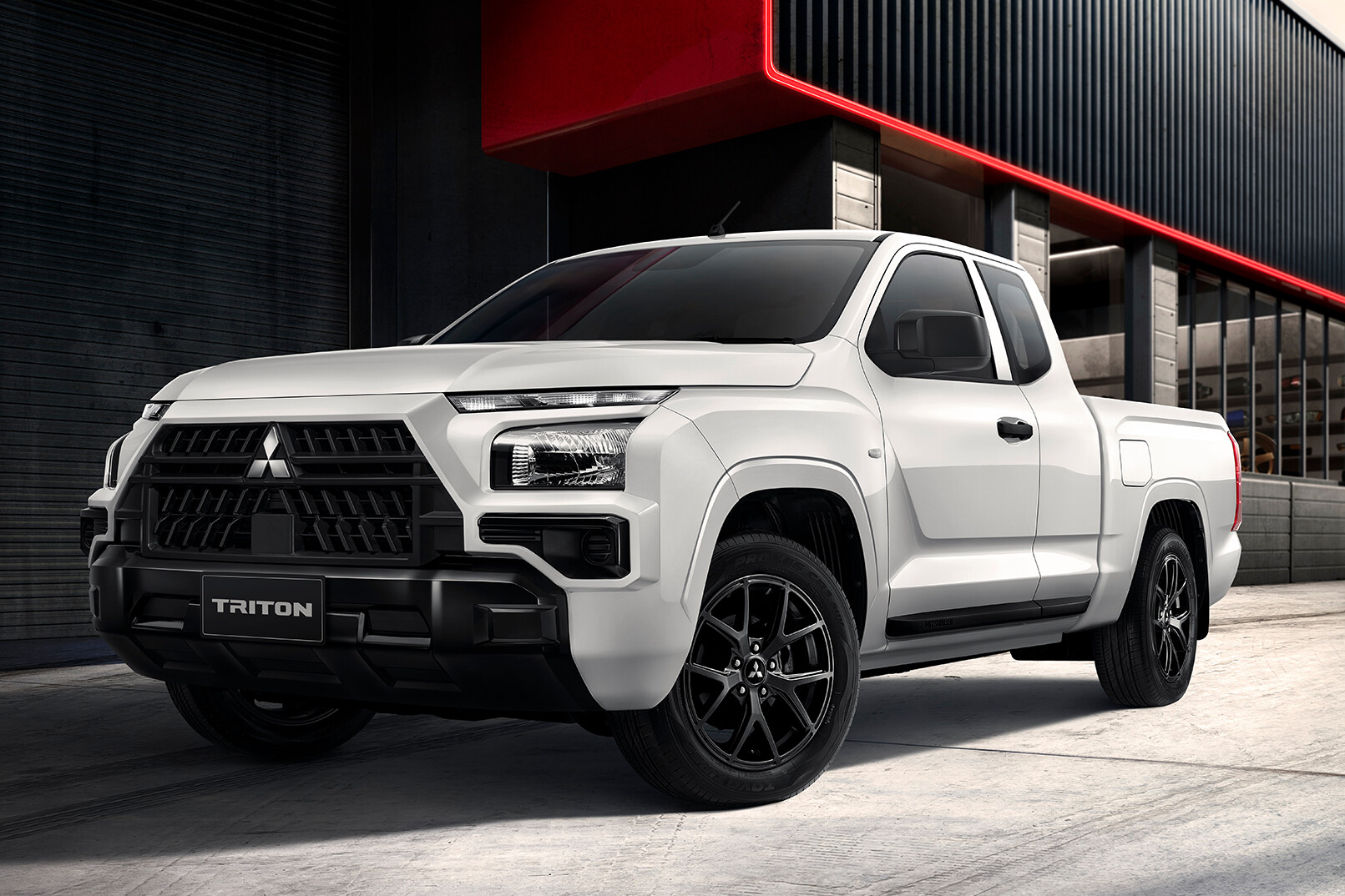 Mitsubishi Triton Street