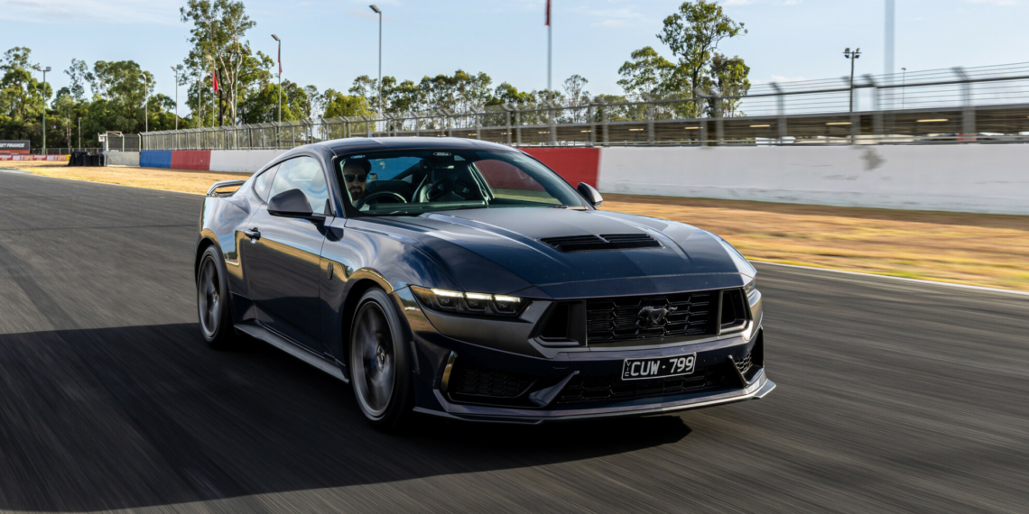 Ford Mustang Dark Horse